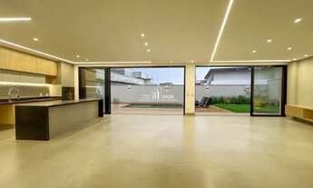 Imagem 3: Maravilhoso sobrado com 3 suítes plenas + Home office no Condomínio Jardins Bolonha