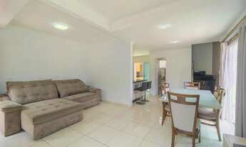 Imagem: Sobrado de 3 quartos no bairro Sítio Cercado