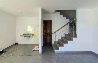 Imagem 4: Sensacional Casa Duplex no São Francisco: Quintal Privativo e 2 Suítes Não Perca!