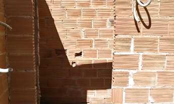 Imagem 4: Terreno com duplex em construção