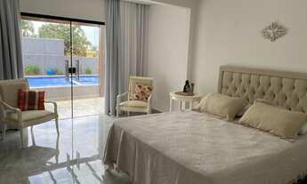 Imagem 4: Casa de condomínio para venda tem 350 metros quadrados com 4 quartos