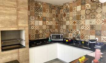 Imagem 6: Casa de condomínio para venda tem 350 metros quadrados com 4 quartos