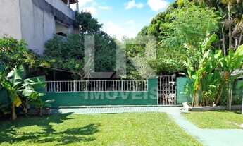 Imagem 3: Casa com 2 quartos e excelente área externa em rua asfaltada próximo ao centro comercial