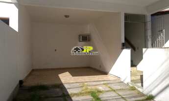 Imagem 2: CASA DE 3 QUARTOS/SUÍTE COM 2 VAGAS DE GARAGEM EM JARDIM CAMBURI