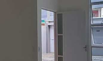 Imagem 5: Casa para venda possui 90 metros quadrados com 3 quartos em Siqueira - Fortaleza - CE