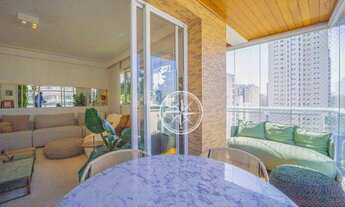 Imagem 7: Maravilhoso Apartamento em Pinheiros totalmente reformado com 3 suítes e 4 vagas !!