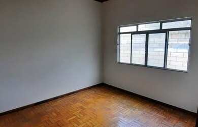 Imagem 7: Casa para venda com 200 metros quadrados com 3 quartos em Vila Brasil - Londrina - PR