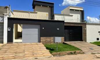 Imagem: Casa sem entrada em Trindade