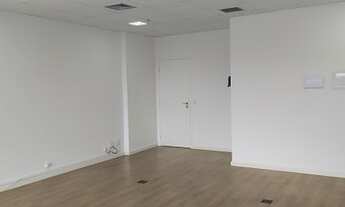 Imagem 6: Sala comercial mobiliada para locação em Alphaville com infraestrutura pronta para ocupaçã