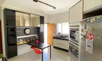 Imagem 4: Casa de condomínio para venda possui 187 metros quadrados com 3 quartos