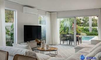 Imagem: Linda casa com 5 suítes à venda em Jurerê