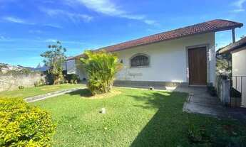 Imagem 3: Casa para Venda em Teresópolis, Várzea, 3 dormitórios, 1 suíte, 2 banheiros, 2 vagas