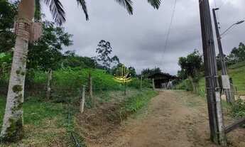 Imagem 2: CAMBORIú - Sítio - Vendo casa em área rural Vila Caetés
