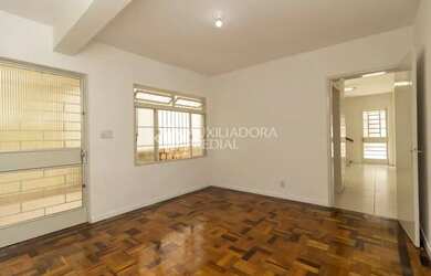 Imagem 4: PORTO ALEGRE - Casa Padrão - Medianeira