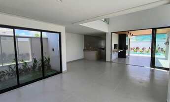 Imagem 4: Luxo e Exclusividade em Casa Nova com Vista Privilegiada para as Dunas