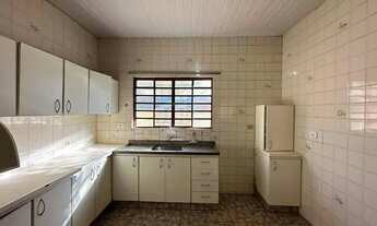 Imagem 7: Casa à venda em Ibiporã, Centro, com 3 quartos, com 98 m²