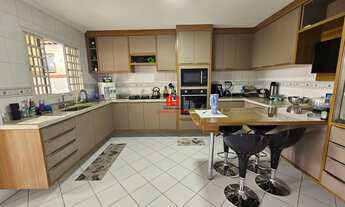 Imagem 7: Casa em Condomínio para Venda em Manaus, Flores, 4 dormitórios, 4 suítes, 5 banheiros, 4 v