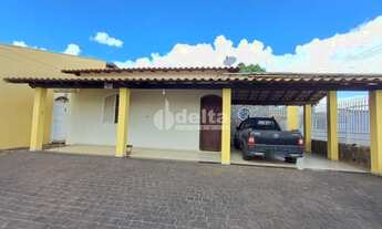 Imagem 2: Casa residencial disponível para venda no bairro Umuarama em Uberlândia-MG