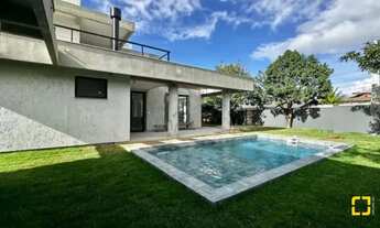 Imagem 2: Casa financiável à venda com 6 suítes na praia do Campeche em Florianópolis SC