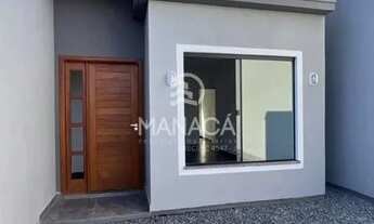 Imagem: Linda casa com 02 dormitórios e amplo quintal