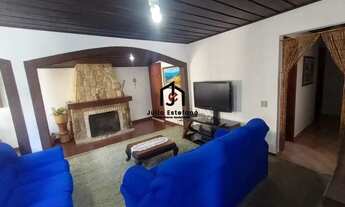 Imagem 2: Casa com 5 dormitórios sendo 1 suíte no bairro Vila Santa Cruz em Campos do Jordão