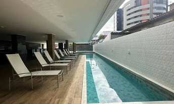 Imagem: 03 quartos sendo um suíte, com móveis