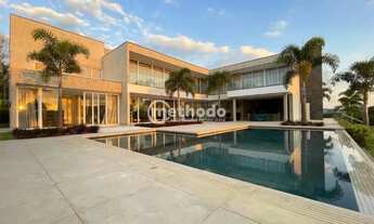 Imagem: Casa à venda com 7 suítes, Condomínio