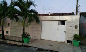 Imagem 5: Casa com piscina em condomínio fechado