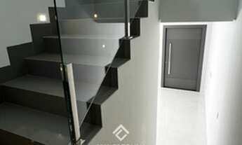 Imagem 5: RB Casa de Esquina com Excelente Padrão de Acabamento no Panorama