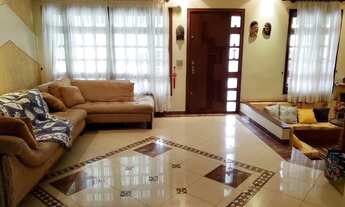 Imagem 2: Térrea para aluguel e venda possui 257 metros quadrados com 4 quartos