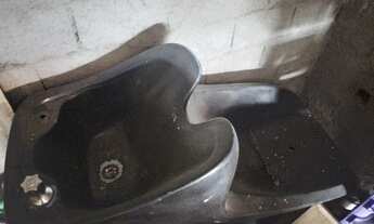 Imagem 2: Lavatório de salão de cabeleireiro