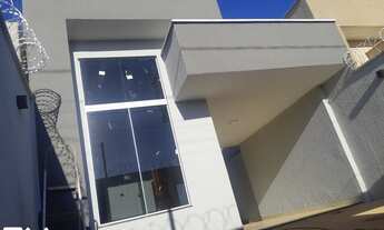 Imagem 4: Casa Moderna com Inspiração Parisiense em Senador Canedo