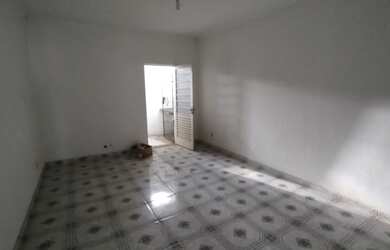 Imagem 3: Sobreloja com 220m², 03 salas, 02 banheiro , piso de cerâmica e cozinha