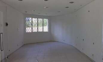 Imagem 3: Casa para aluguel possui 231 metros quadrados com 6 quartos em Chácara Urbana - Jundiaí