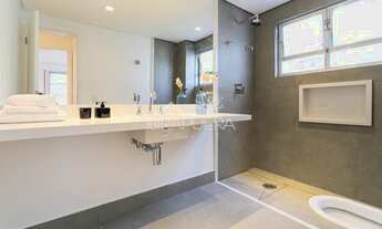 Imagem 2: Perfeito apartamento de 135m2 com 3 dormitórios, sendo 1 com suíte, 2 banheiros e 1 vaga à