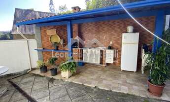 Imagem 2: Casa para venda no bairro Vila Militar em Petrópolis/RJ, com 3 quartos