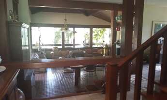 Imagem 5: Casa de condomínio para venda possui 400 metros quadrados com 4 quartos