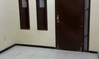 Imagem 2: Aluga-se ou vende-se uma casa com dois andares