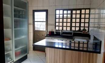 Imagem 4: Excelente oportunidade! Casa de esquina c/ área gourmet, 2 quartos e 4 vagas. C. Grande MS