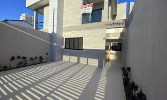 Imagem 2: Sobrado para venda possui 149 metros quadrados com 4 quartos em Jardim Aguapeu - Mongaguá