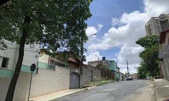 Imagem 2: Casa com 4 dormitórios à venda em Belo Horizonte