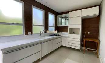 Imagem 4: Casa Espaçosa com Espaço Gourmet, Canil e 6 Vagas no Estoril Terreno de 780m²