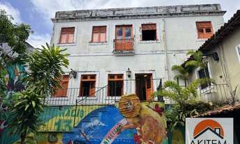Imagem: Vendo Casarão Histórico na Rua de São