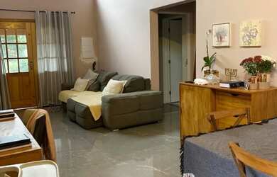 Imagem: LINDA CASA DE CAMPO GUARAREMA- construção