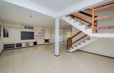 Imagem 2: Sobrado para venda com 149 metros quadrados com 3 quartos em Hípica - Porto Alegre - RS