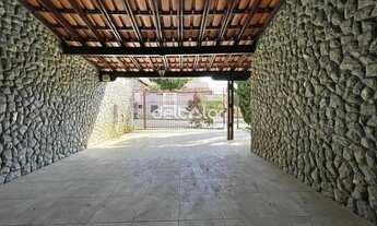 Imagem 4: Casa para locação sendo 360 metos com 7 quartos (3 suítes) e 4 vagas, Santa Branca, Belo H