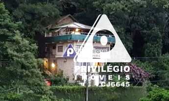 Imagem: Incrível casa com vista mar e montanhas