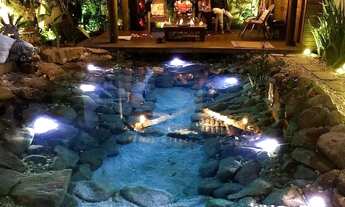 Imagem: Casa de esquina 5 dormitórios com lago