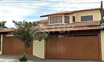 Imagem 2: Casa de Alto Padrão com Edícula e Churrasqueira no Jardim Centenário - São Carlos