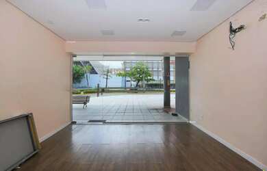 Imagem 4: Loja versátil na Av. Barão de Studart ao lado do Colégio Christus